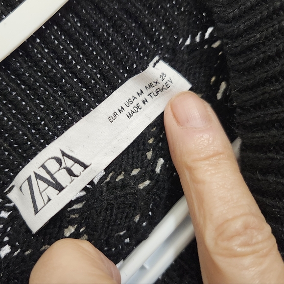 Beautiful, Vtg, Zara Black Lace Trim Sweater. Quite Firm On $ - Picture 9 of 11